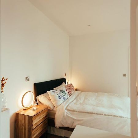 3 Bedroom Penthouse With Terrace And Skyline In Battersea London Kültér fotó