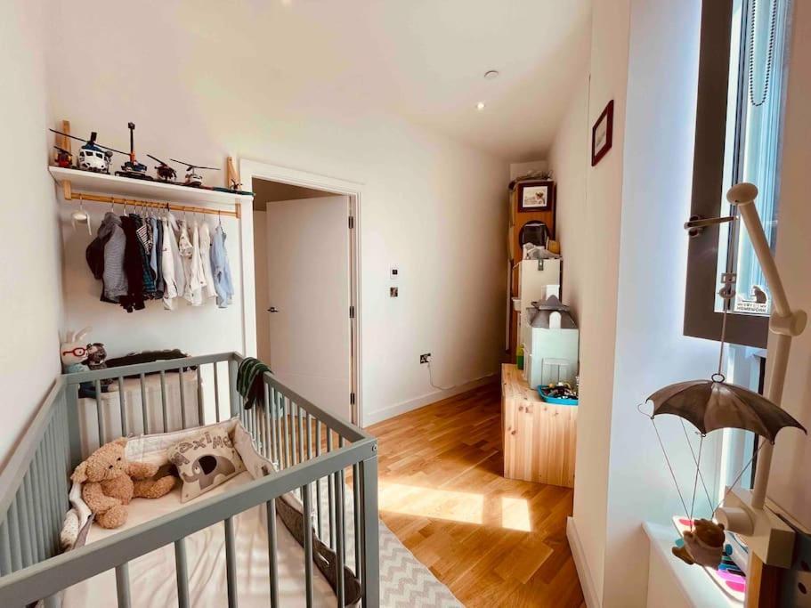 3 Bedroom Penthouse With Terrace And Skyline In Battersea London Kültér fotó