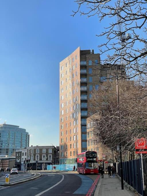 3 Bedroom Penthouse With Terrace And Skyline In Battersea London Kültér fotó