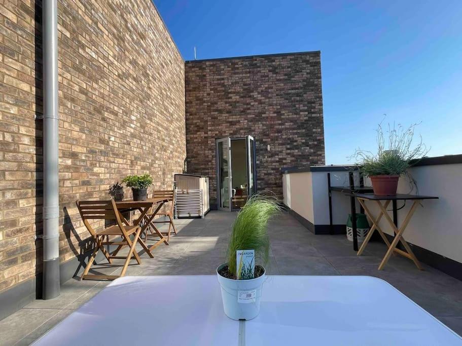 3 Bedroom Penthouse With Terrace And Skyline In Battersea London Kültér fotó