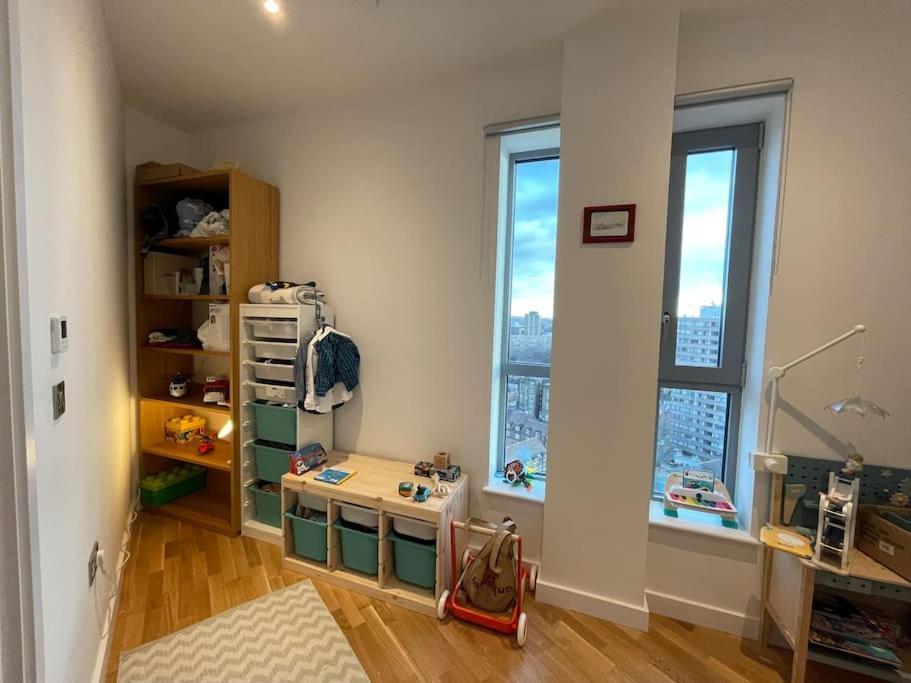3 Bedroom Penthouse With Terrace And Skyline In Battersea London Kültér fotó