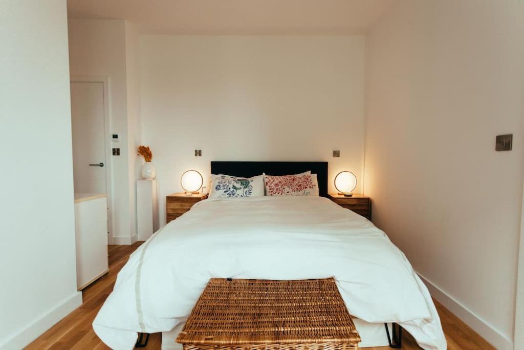 3 Bedroom Penthouse With Terrace And Skyline In Battersea London Kültér fotó