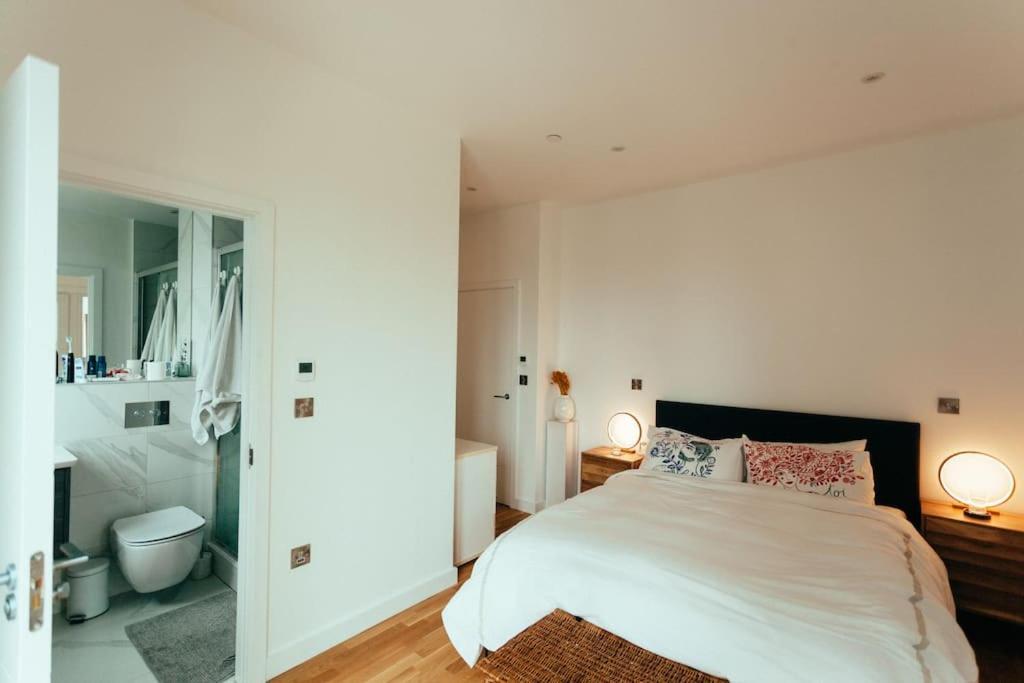 3 Bedroom Penthouse With Terrace And Skyline In Battersea London Kültér fotó
